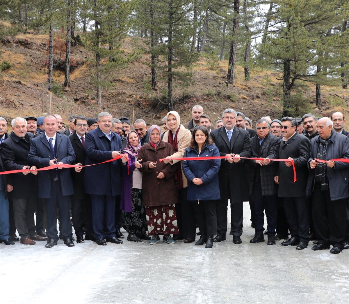 Hocalar-Sinanpaşa Bağlantı Yolu Açılışı Valimizin Katılımıyla Gerçekleştirildi